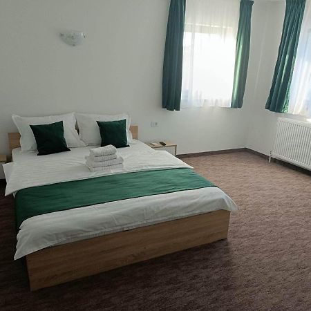 Casa Venus Hotel Sînmartin Buitenkant foto
