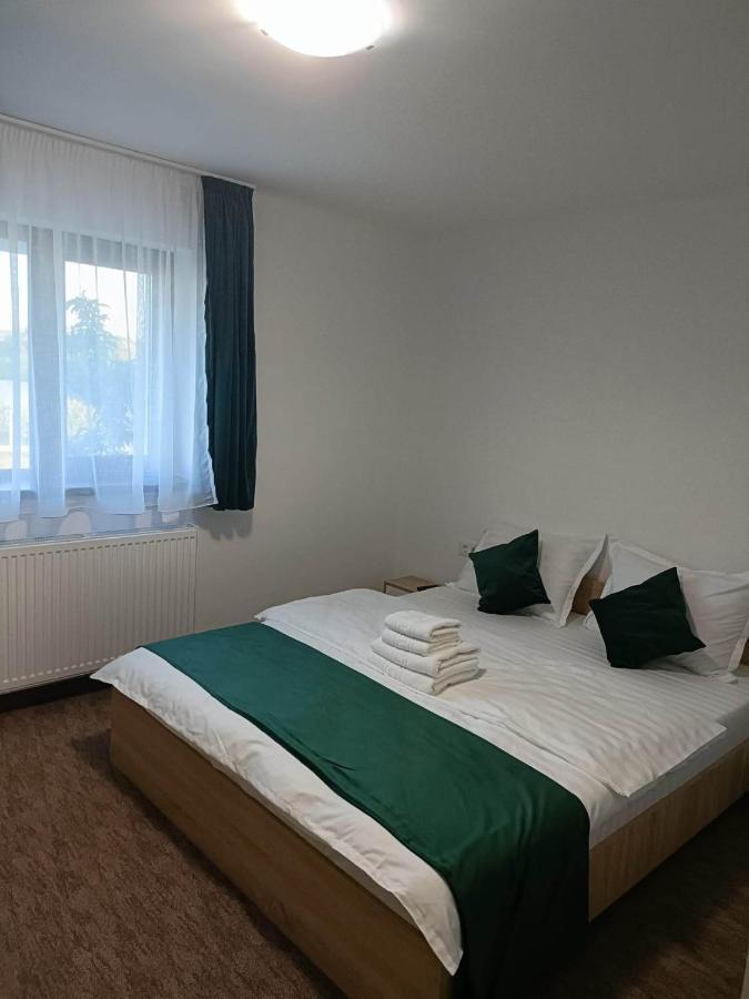 Casa Venus Hotel Sînmartin Buitenkant foto