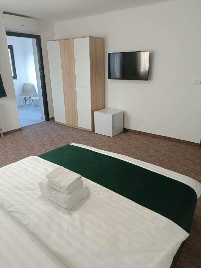 Casa Venus Hotel Sînmartin Buitenkant foto